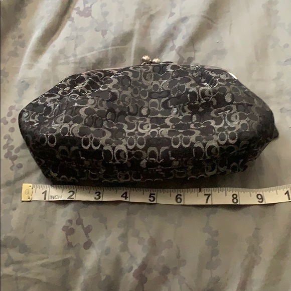 Coach clutch - Picture 4 of 5